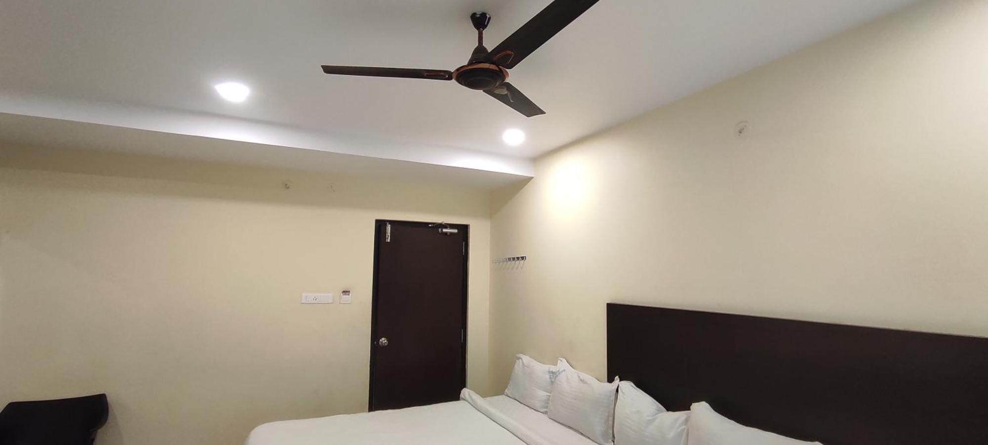 Arvind Stay Hotel, Rk Beach Vizag Вишакхапатнам Экстерьер фото